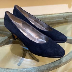 Vintage 90s  Deep Navy Suede Rangoni of Florence Heels